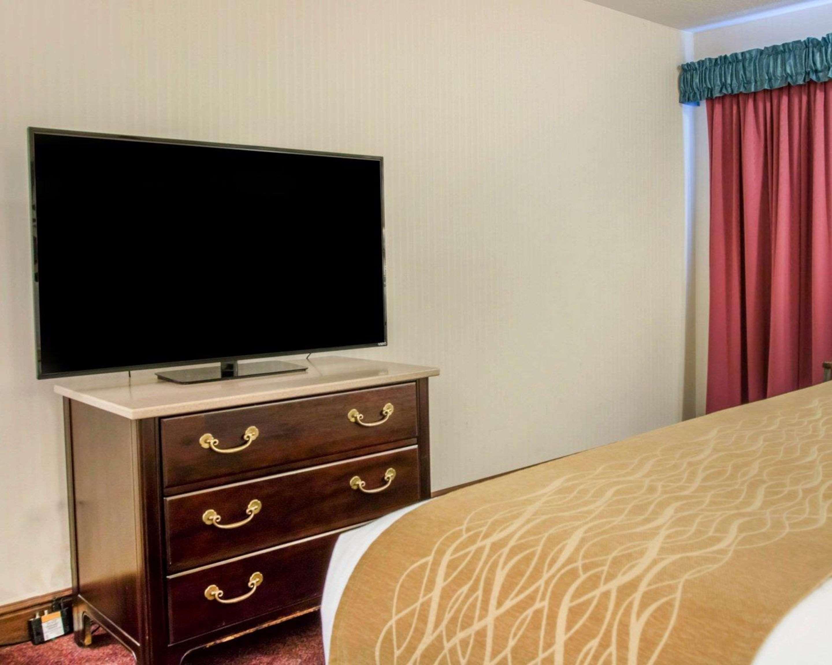 Comfort Inn Lakeside Mackinaw City Exterior photo