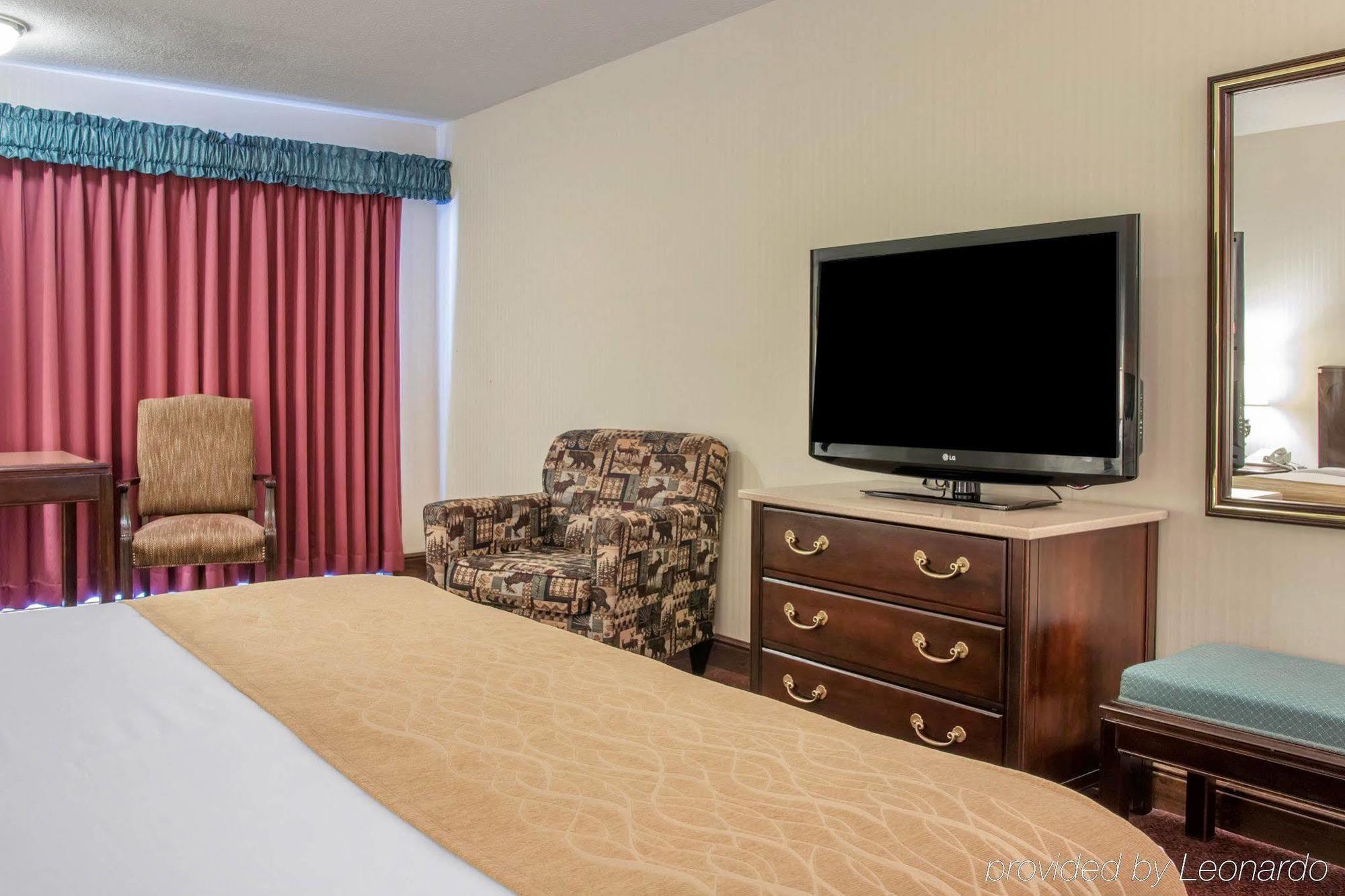 Comfort Inn Lakeside Mackinaw City Exterior photo