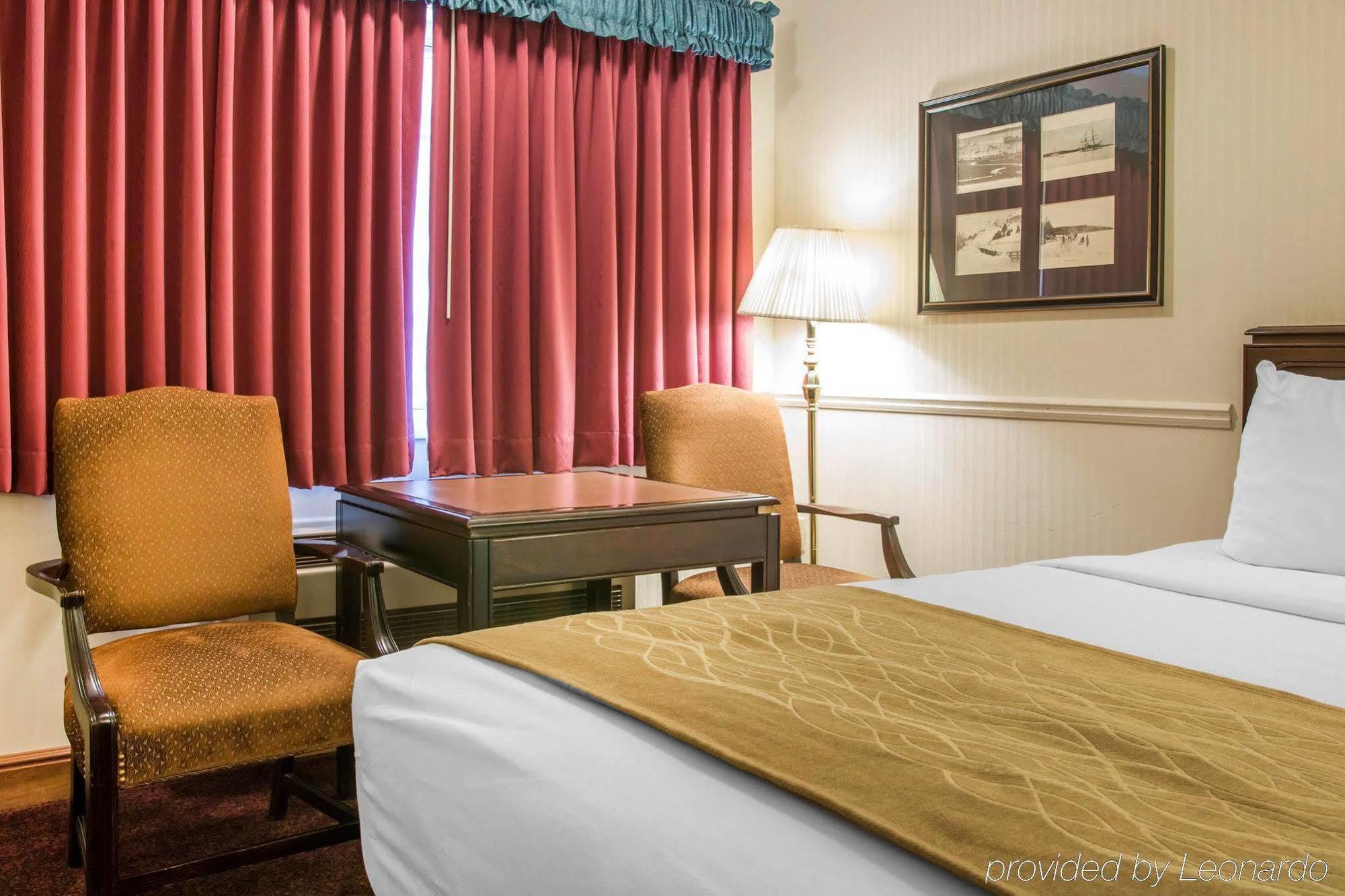 Comfort Inn Lakeside Mackinaw City Exterior photo